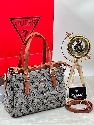 Torbe: Ženske torbe 
4900 din
pb — 1