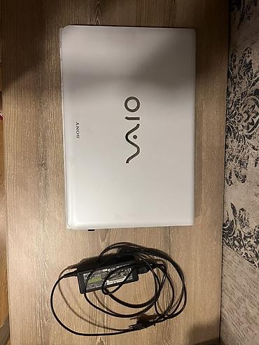 sony 2500: Sony VAIO noutbuk – ağ korpuslu, klassik dizayn. Xüsusiyyətlər: - — 2
