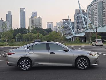 Другие детали салона: Lexus — центральная консоль и интерьер с премиальным функционалом — 25