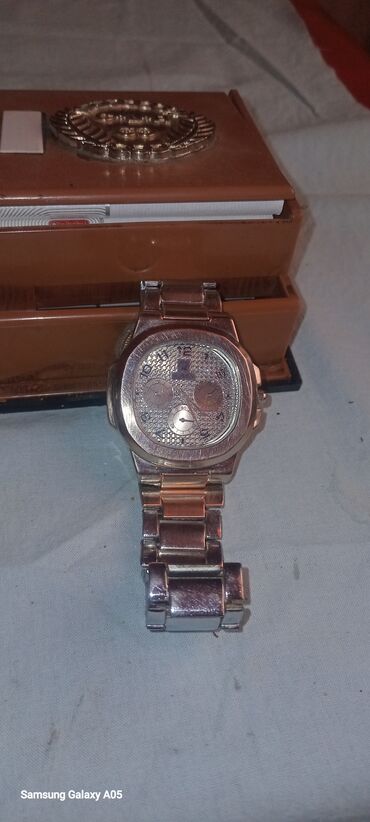 Qol saatları: Metal qolbaqlı kişi saatı - Korpus və qolbaq: paslanmayan polad — 4