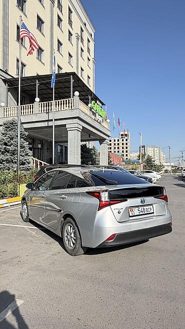 Toyota: Toyota Prius: 2022 г., 1.8 л, Вариатор, Гибрид, Хэтчбэк — 3