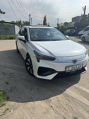 byd e3: GAC Aion S — современный электроседан в белом цвете. Основные — 3