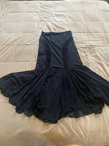 M,L,Xl razmerlere uygun cox gozel yupka. 45 manat. 150 manata lalafo.az -da M,L,Xl razmerlere uygun cox gozel yupka. 45 manat. 150 manata