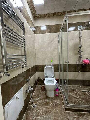 Uzunmüddətli kirayə mənzillər: Sumqayıt şəhəri,Bulvarda, McDonaldsn yanında,Krstal2də10 mərtəbəli — 8