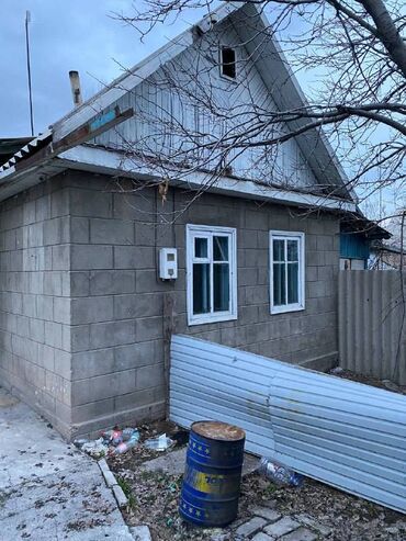 аренда студии красоты: 80 м², 3 комнаты, Парковка, Сарай, Забор, огорожен