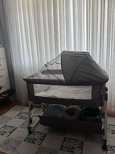 Beşiklər: Oğlan və qız üçün, İşlənmiş, Dördbucaq, Beşik, Matras ilə, Yellənmə mexanizmsiz — 2
