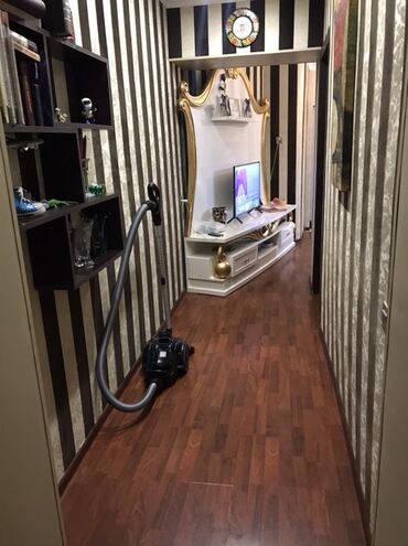 Həyət evləri və villaların satışı: Satılır: həyət evi (təmirli, həyətli sahə) - Plan: girişdə eyvanlı — 18