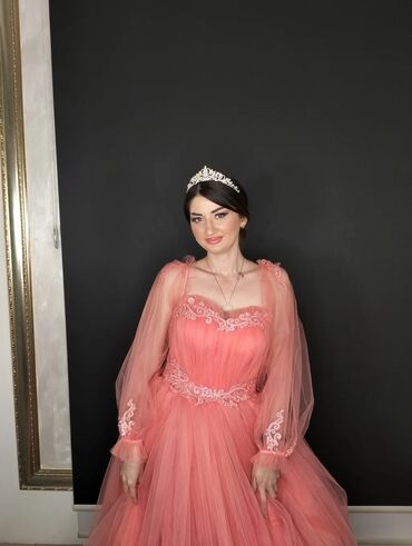 Satış məsləhətçiləri: Madel İş axtariram Mağazada paltar reklami ederem canlı acib Boy 168 — 7