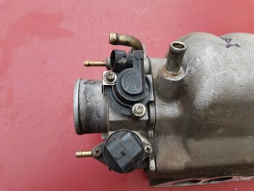 Auto delovi: Usisna grana sa klapnom i senzorima Lada 21214 Niva broj 2. Polovno — 13