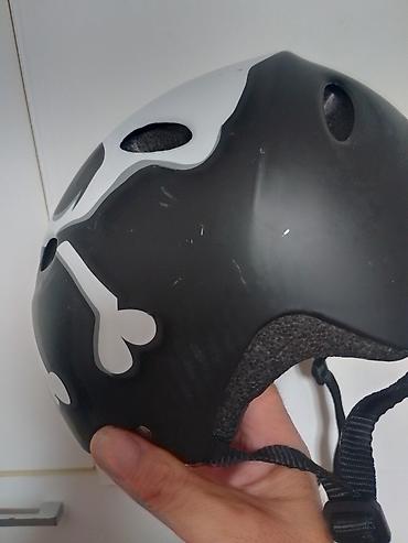Dodaci za bicikl: Skate/biciklistička kaciga sa motivom lobanje obim 56 cm - Dizajn — 4