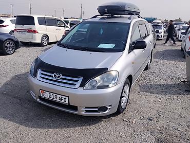 асд 2: Toyota Avensis Verso: 2003 г., 2 л, Механика, Дизель, Минивэн — 3