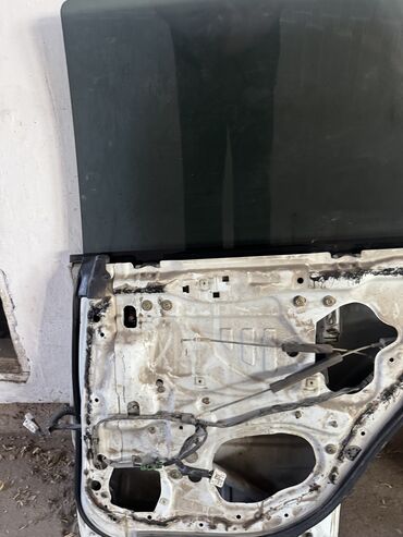 Двери и комплектующие: Дверь Передняя правая Subaru, Б/у, Оригинал at lalafo.kg — 3 Двери и комплектующие: Дверь Передняя правая Subaru, Б/у, Оригинал — 3