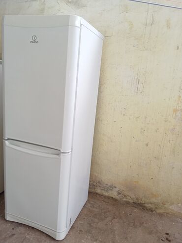 İçki texnikası: 2 qapılı Indesit Soyuducu Satılır, rəng - Ağ