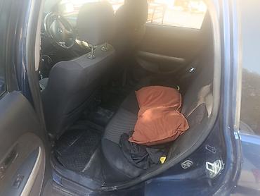 215 50 18: Toyota Ist: 2003 г., Хэтчбэк — 6