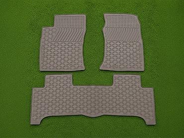 Аксессуары и тюнинг: Toyota Land Cruiser Prado 120 LC120 2003-2009 üçün ayaqalti rezini — 1