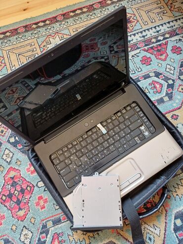 Kompüter ehtiyyat hissələri: Compaq noutbuk – klassik 15.6" ekranlı model - Tam ölçülü klaviatura