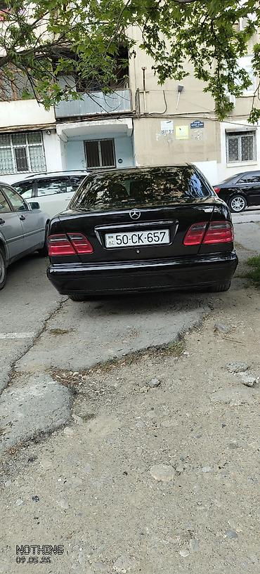 mercedes e 200: Mercedes-Benz E-Class: 2.7 l | 2000 il Sedan — 10