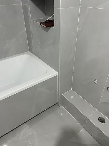 Укладка плитки: Гидроизоляционные работы, Укладка плитки в ванной, Укладка плитки на стену | Керамическая плитка, Стеклянная плитка, Мраморная плитка | Горизонтальная укладка, Диагональная укладка, Раскладка в разбежку Больше 6 лет опыта — 17
