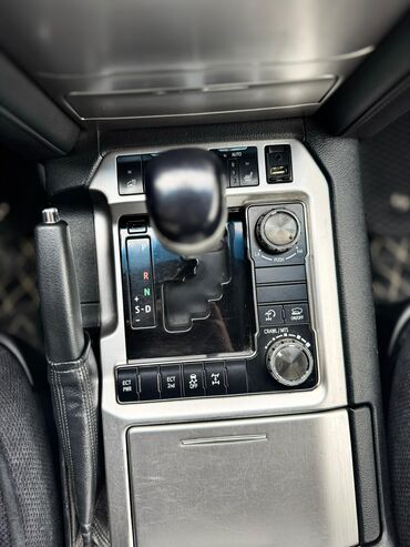 Toyota: Toyota Land Cruiser: 2016 г., 4.6 л, Автомат, Бензиновая, Внедорожник — 10