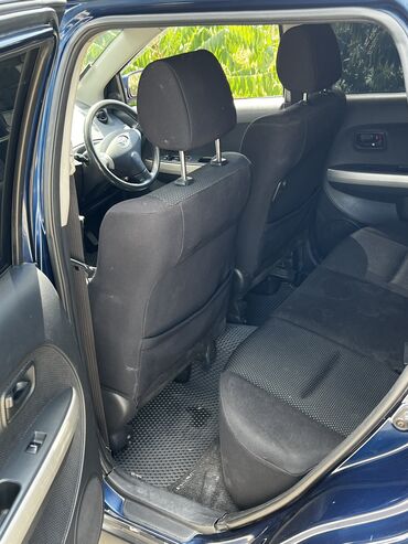 Toyota: Toyota ist: 2003 г., 1.5 л, Автомат, Бензин, Хэтчбэк — 10