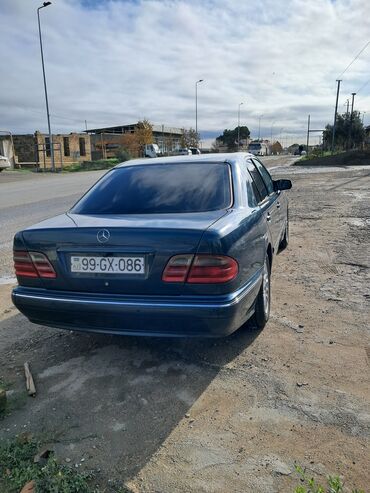 mercedes 160: Mercedes-Benz E-Class: 2.2 l | 1999 il Sedan