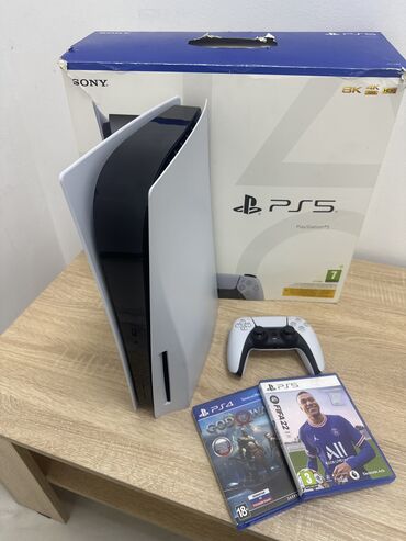 PS5 (Sony PlayStation 5): Продаю Sony PlayStation 5, 825 гб. Версия с дисководом, 3 ревизия