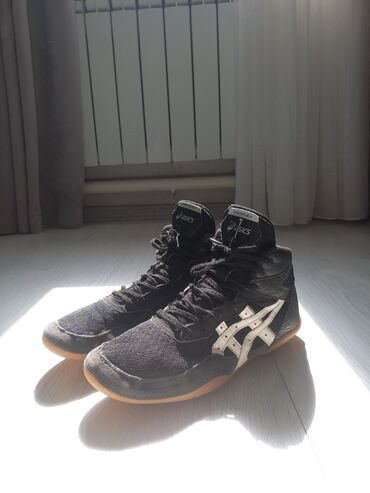 спортивные бриджи мужские: Мужские кроссовки, 37.5, Asics, Б/у, Платная доставка