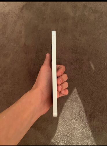 Digər mobil telefonlar: Məhsul: Ağıllı telefon. BARTER MUMKUNDUR IPHONE ILE - Rəng: Ağ/ivory — 6