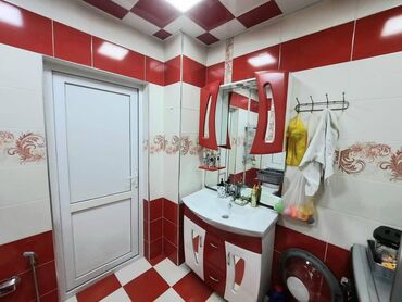 Uzunmüddətli kirayə mənzillər: Həzi Aslanov metrosuna yaxin Qədir Məmmədov kucesində 13 mertebeli — 17