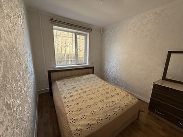 Продажа коттеджей и домов: Продается дом Двор и участок: - Большой вымощенный плиткой двор — 3