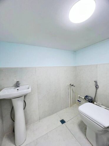 Digər kommersiya daşınmaz əmlakı: Nərimanov rayonu Hərbi Prokurorluğun yaxınında yol qırağı 50 Kv.m — 7