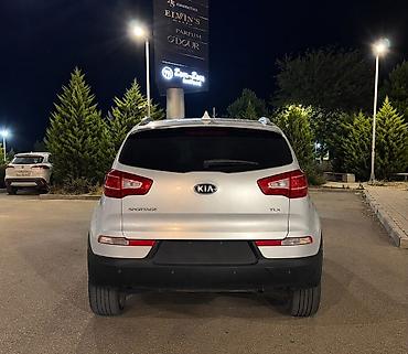 kia sanata: Kia Sportage: 2 l | 2012 il Krossover — 3