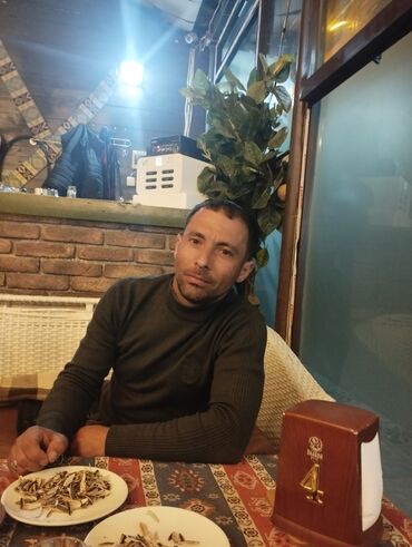 Fəhlələr: Her kese salam castni isler gorulur horgu.pencere yerlerin acilmasi