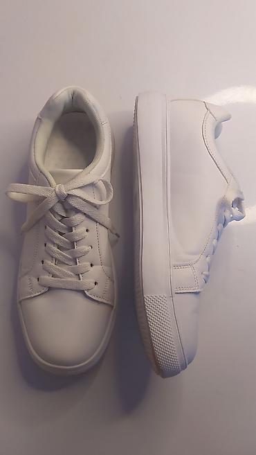 39 р: Минималистичные белые кеды унисекс - Классический силуэт low-top с — 1