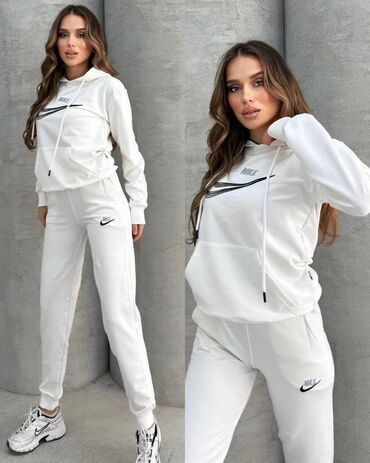 ženske torbe david jones torbice: Zenske trenerke S,M,L,XL,XXL velicine za samo 3700 din
pb