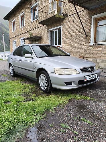 mazda cronos 626: Honda Accord: 2001 г., 1.8 л, Механика, Бензин, Лифтбек — 5
