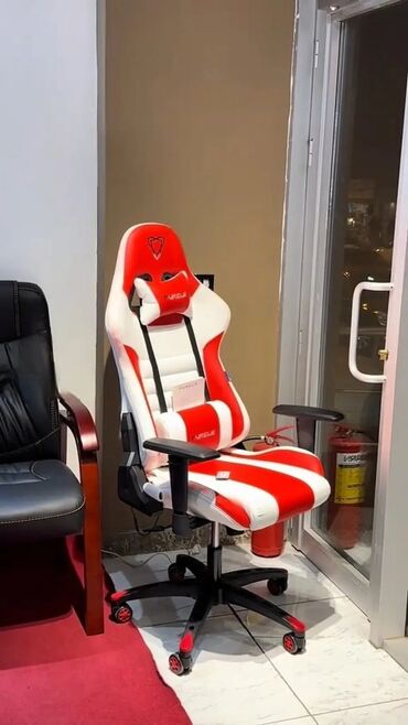 Ofis və oyun kresloları: Təkərli, Qolları tənzimlənir, Dəri — 29