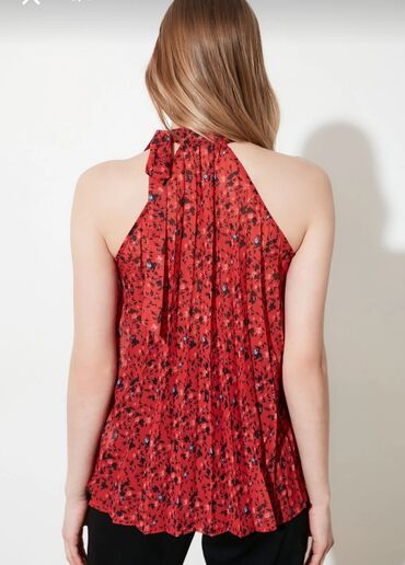 Köynək və bluzalar: Bluzlar - Rəng: saf ağ - Model: uzunqol, düyməli, yüngül dar kəsim - — 17