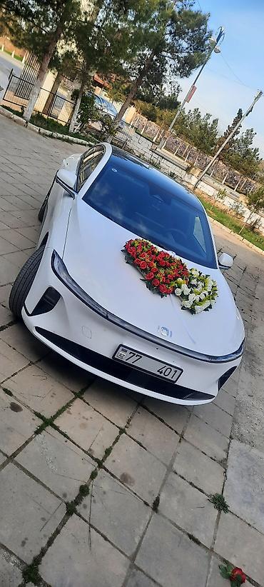 tam elektrikli maşınlar: Her sey daxil Toy və tədbirlər üçün elektrik sedan kirayəsi - — 3
