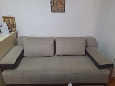 kozne garniture za dnevnu sobu: Prodajem ležaj "KRON", stof/eko koža, bež braon, kupljen pre 11 meseci