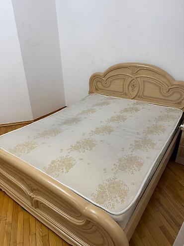 silver kitchen: Спальный гарнитур, Б/у, Двуспальная кровать, Шкаф, Самовывоз, цвет - Бежевый — 1