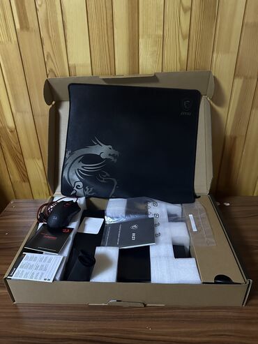 canon 1100 d: İşlənmiş MSI, 17.3 ", Intel Core i7, 512 GB, Ünvandan götürmə, Ödənişli çatdırılma