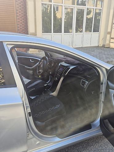 hyundai i30 stop: Hyundai i30: 1.6 l | 2013 il Universal — 6