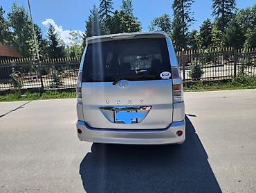 Унаа: Toyota Voxy: 2003 г., 2 л, Автомат, Бензин, Вэн/Минивэн — 2