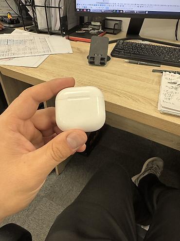гарнитур цена: СРОЧНО Продается наушники Apple AirPods 4 (ANC) Торг уместен. - — 8