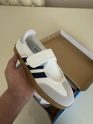 krosovka: Rəng - Ağ Krossovkalar, Adidas, Ölçü: 37, Uniseks — 2