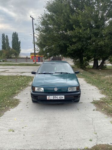 срочная продажа: Volkswagen Passat: 1988 г., 1.8 л, Механика, Бензин, Седан