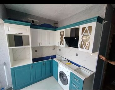 Mətbəx mebeli: Ağ rəngdə olan mətbəx mebeli dəsti. Qaz plitəsi və aspirator üçün — 41