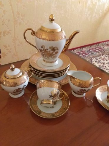 столовый набор: Cayni servis tezedi. 6 eded bowqab 1 tort qabi. Pesok qabi cawkka