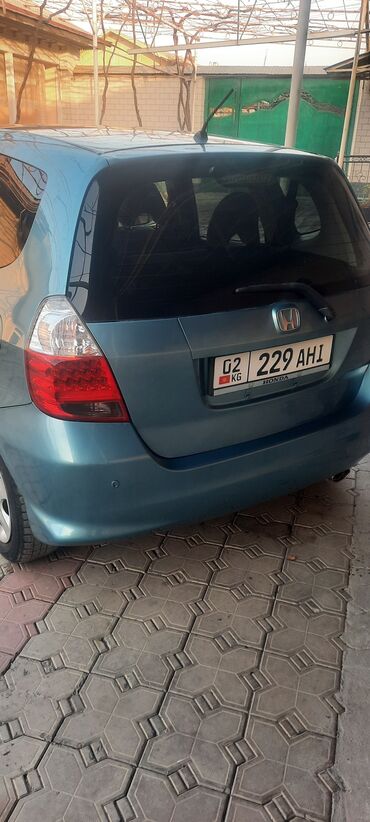 Honda: Honda Fit: 2005 г., 1.3 л, Автомат, Бензин, Хэтчбэк — 2